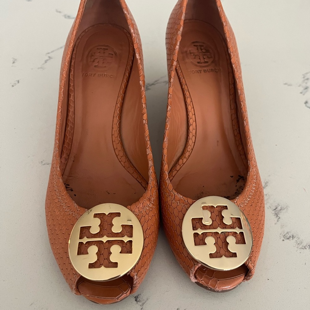 Tory Burch Tan Peep Toe Flats with Gold Logo